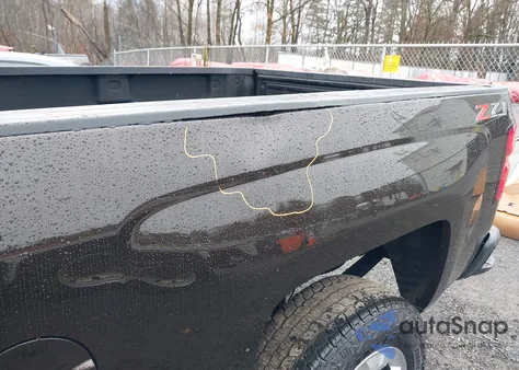 2018 Chevrolet Silverado 1500 2Lt from USA, damaged, VIN 1GCVKREC2JZ211849